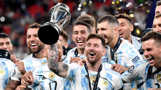 ¿Cómo le fue a Messi en las finales que jugó con Argentina?